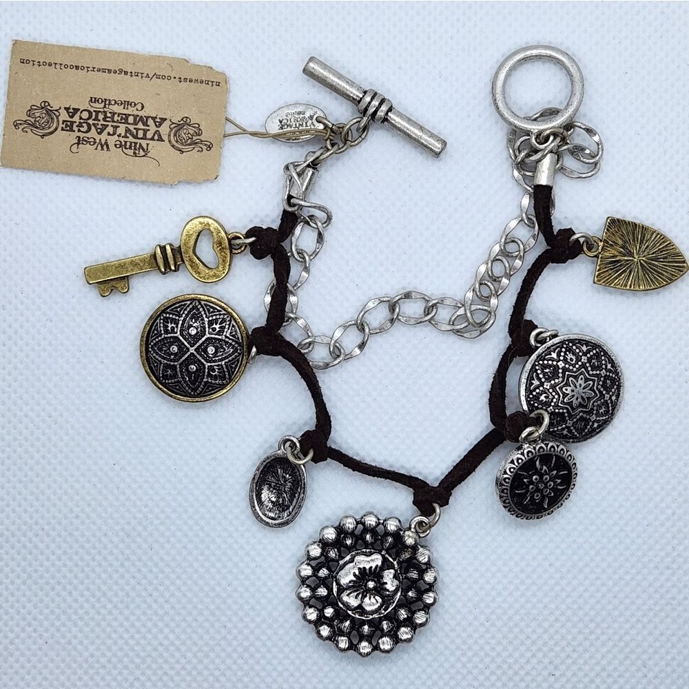 💚NWT Nine West Vintage America Charm Bracelet